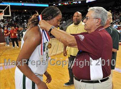 Thumbnail 1 in Clovis West vs. Poly (CIF SoCal D1 Final) photogallery.