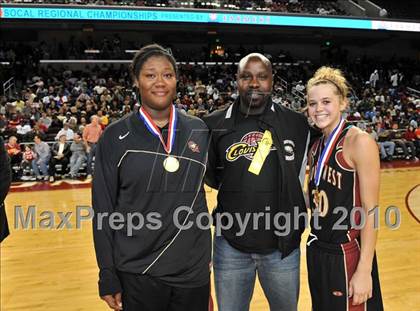 Thumbnail 3 in Clovis West vs. Poly (CIF SoCal D1 Final) photogallery.