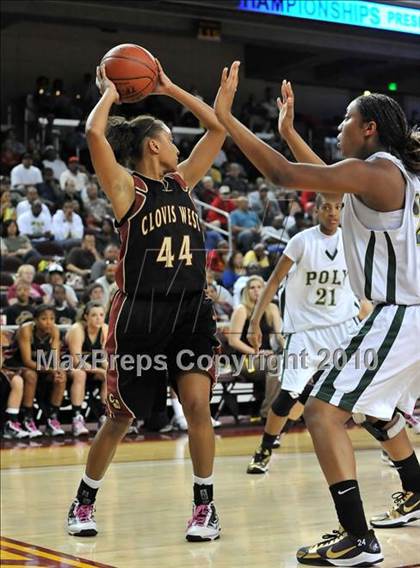 Thumbnail 2 in Clovis West vs. Poly (CIF SoCal D1 Final) photogallery.