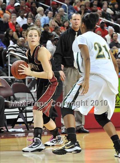 Thumbnail 1 in Clovis West vs. Poly (CIF SoCal D1 Final) photogallery.