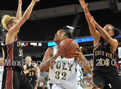 Thumbnail 1 in Clovis West vs. Poly (CIF SoCal D1 Final) photogallery.