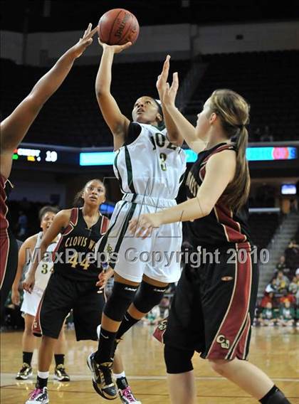 Thumbnail 1 in Clovis West vs. Poly (CIF SoCal D1 Final) photogallery.