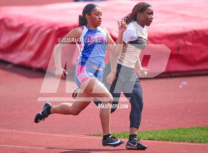 Thumbnail 1 in Dave Bethany Relays (200M) photogallery.