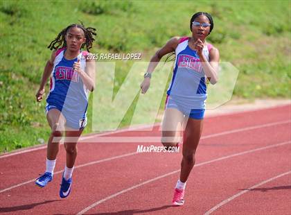 Thumbnail 2 in Dave Bethany Relays (200M) photogallery.