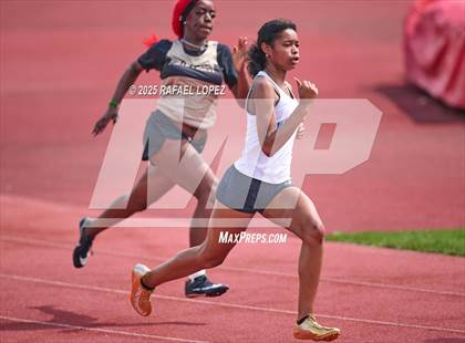 Thumbnail 1 in Dave Bethany Relays (200M) photogallery.