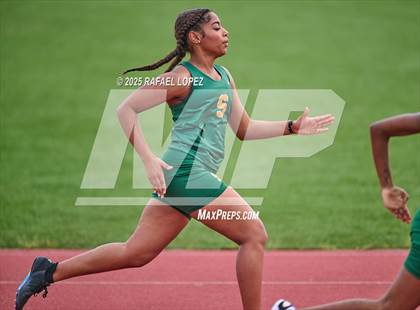 Thumbnail 1 in Dave Bethany Relays (200M) photogallery.
