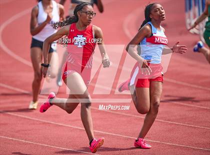 Thumbnail 2 in Dave Bethany Relays (200M) photogallery.