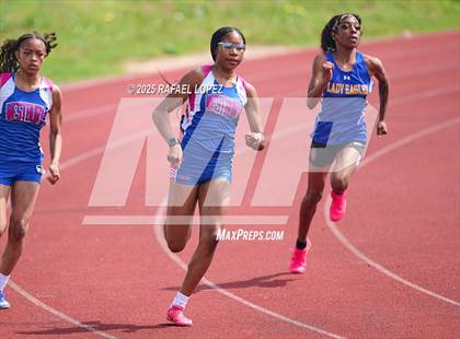 Thumbnail 1 in Dave Bethany Relays (200M) photogallery.