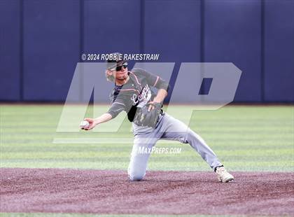 Thumbnail 2 in Rockwall-Heath vs. Mansfield Legacy (UIL 6A Regional Quarterfinal Playoffs) photogallery.