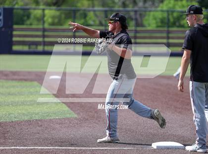 Thumbnail 3 in Rockwall-Heath vs. Mansfield Legacy (UIL 6A Regional Quarterfinal Playoffs) photogallery.
