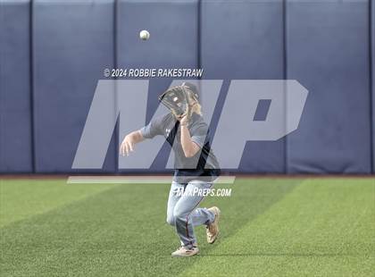 Thumbnail 1 in Rockwall-Heath vs. Mansfield Legacy (UIL 6A Regional Quarterfinal Playoffs) photogallery.