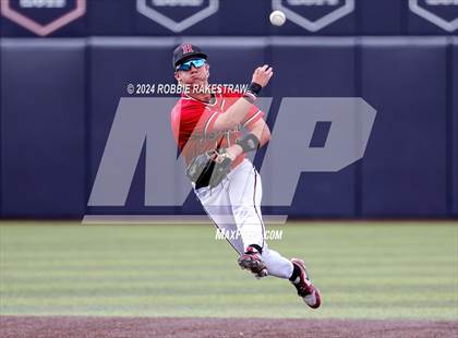 Thumbnail 2 in Rockwall-Heath vs. Mansfield Legacy (UIL 6A Regional Quarterfinal Playoffs) photogallery.