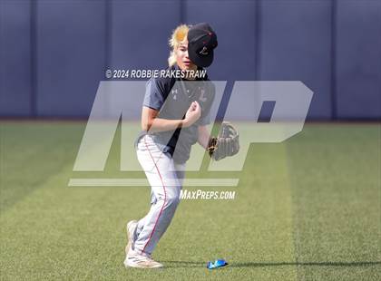 Thumbnail 3 in Rockwall-Heath vs. Mansfield Legacy (UIL 6A Regional Quarterfinal Playoffs) photogallery.