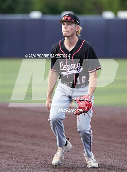 Thumbnail 3 in Rockwall-Heath vs. Mansfield Legacy (UIL 6A Regional Quarterfinal Playoffs) photogallery.