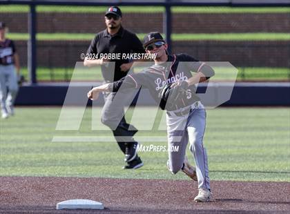 Thumbnail 1 in Rockwall-Heath vs. Mansfield Legacy (UIL 6A Regional Quarterfinal Playoffs) photogallery.