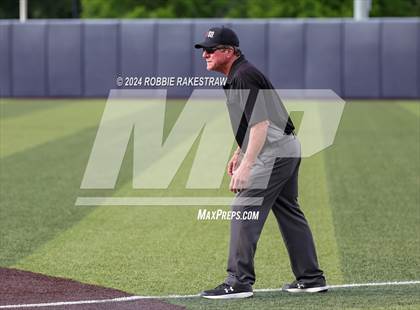 Thumbnail 2 in Rockwall-Heath vs. Mansfield Legacy (UIL 6A Regional Quarterfinal Playoffs) photogallery.