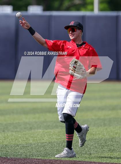 Thumbnail 2 in Rockwall-Heath vs. Mansfield Legacy (UIL 6A Regional Quarterfinal Playoffs) photogallery.