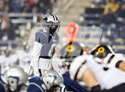 Thumbnail 2 in Crandall vs. Paris (UIL 4A Bi-District Playoff) photogallery.