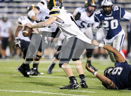 Thumbnail 2 in Crandall vs. Paris (UIL 4A Bi-District Playoff) photogallery.