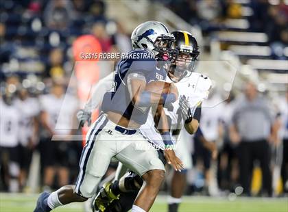 Thumbnail 1 in Crandall vs. Paris (UIL 4A Bi-District Playoff) photogallery.
