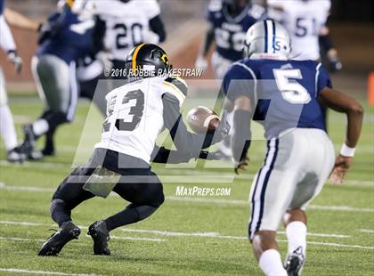 Thumbnail 1 in Crandall vs. Paris (UIL 4A Bi-District Playoff) photogallery.