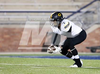 Thumbnail 1 in Crandall vs. Paris (UIL 4A Bi-District Playoff) photogallery.