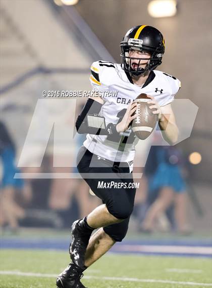 Thumbnail 2 in Crandall vs. Paris (UIL 4A Bi-District Playoff) photogallery.