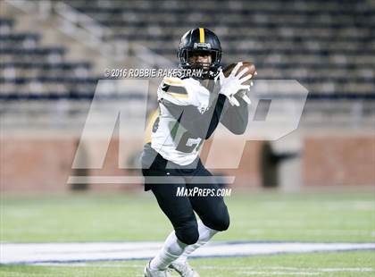 Thumbnail 2 in Crandall vs. Paris (UIL 4A Bi-District Playoff) photogallery.