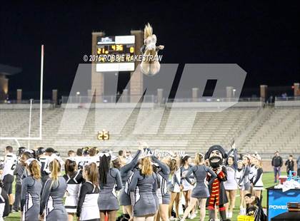 Thumbnail 1 in Crandall vs. Paris (UIL 4A Bi-District Playoff) photogallery.