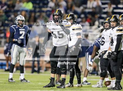 Thumbnail 1 in Crandall vs. Paris (UIL 4A Bi-District Playoff) photogallery.
