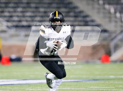 Thumbnail 3 in Crandall vs. Paris (UIL 4A Bi-District Playoff) photogallery.