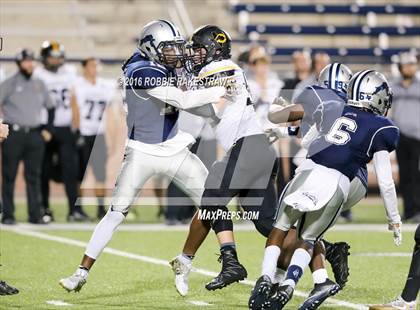 Thumbnail 3 in Crandall vs. Paris (UIL 4A Bi-District Playoff) photogallery.