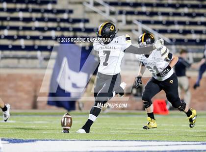 Thumbnail 2 in Crandall vs. Paris (UIL 4A Bi-District Playoff) photogallery.