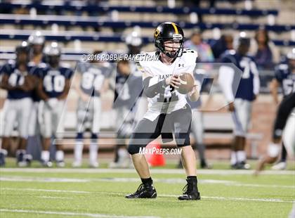 Thumbnail 3 in Crandall vs. Paris (UIL 4A Bi-District Playoff) photogallery.