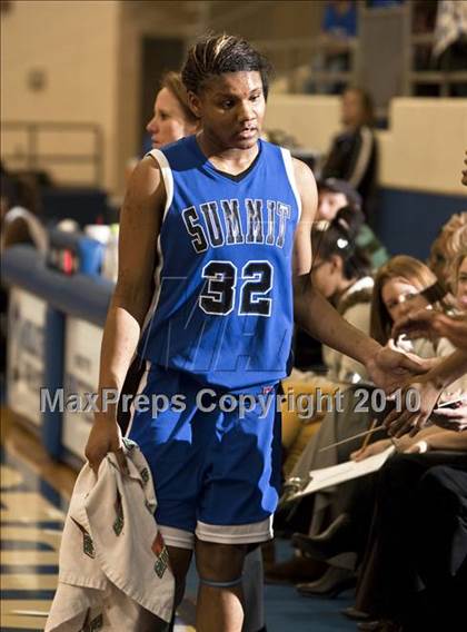 Thumbnail 1 in North Crowley vs. Summit (Texas 5A Region I Playoffs) photogallery.