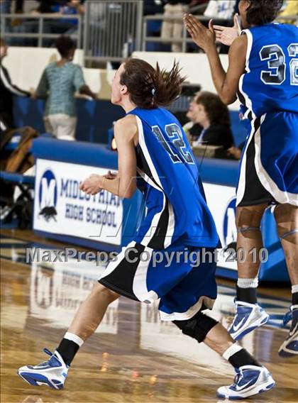 Thumbnail 2 in North Crowley vs. Summit (Texas 5A Region I Playoffs) photogallery.