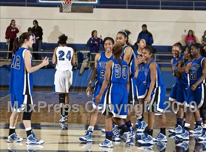 Thumbnail 3 in North Crowley vs. Summit (Texas 5A Region I Playoffs) photogallery.
