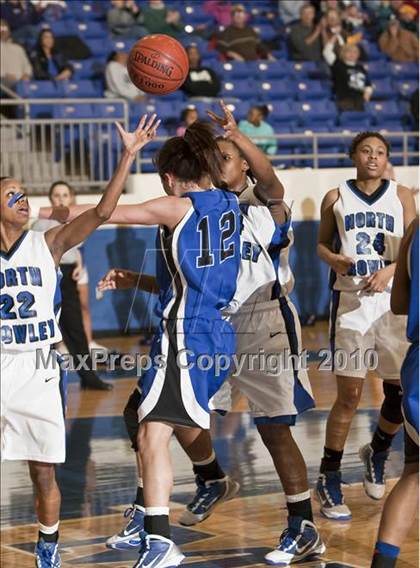 Thumbnail 1 in North Crowley vs. Summit (Texas 5A Region I Playoffs) photogallery.