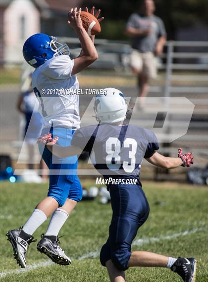 Thumbnail 2 in Loyalton vs. Mercy photogallery.