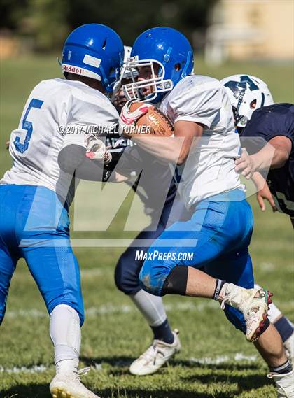 Thumbnail 3 in Loyalton vs. Mercy photogallery.