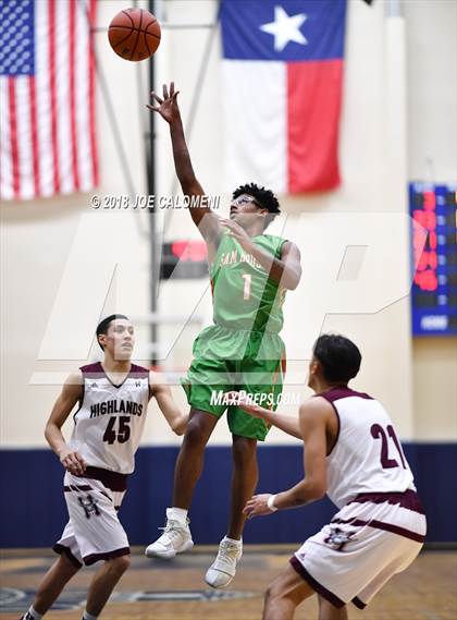 Thumbnail 3 in Houston [Sam] vs Highlands photogallery.