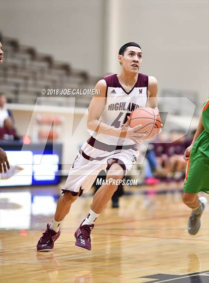 Thumbnail 2 in Houston [Sam] vs Highlands photogallery.