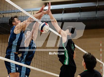 Thumbnail 3 in Fossil Ridge vs. Valor Christian photogallery.
