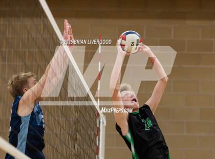 Thumbnail 3 in Fossil Ridge vs. Valor Christian photogallery.