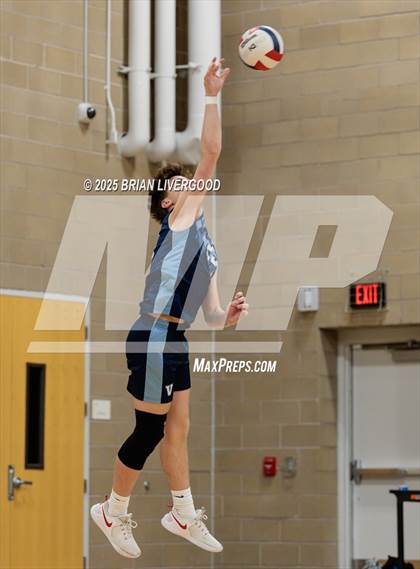 Thumbnail 3 in Fossil Ridge vs. Valor Christian photogallery.