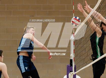 Thumbnail 1 in Fossil Ridge vs. Valor Christian photogallery.