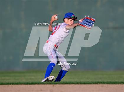 Thumbnail 3 in Alba-Golden vs. Harleton (UIL 2A D1 Area Playoff) photogallery.