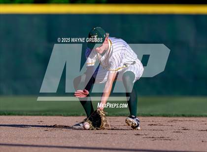 Thumbnail 3 in Alba-Golden vs. Harleton (UIL 2A D1 Area Playoff) photogallery.