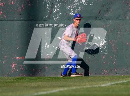Thumbnail 2 in Alba-Golden vs. Harleton (UIL 2A D1 Area Playoff) photogallery.