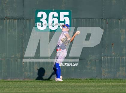 Thumbnail 2 in Alba-Golden vs. Harleton (UIL 2A D1 Area Playoff) photogallery.
